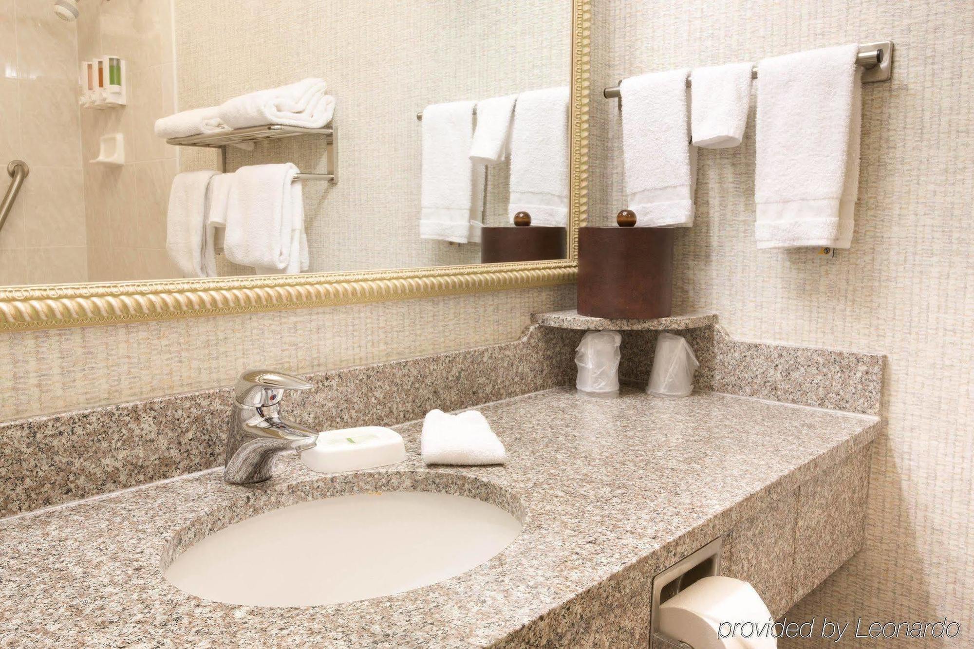 Drury Inn & Suites Монтгомері Екстер'єр фото